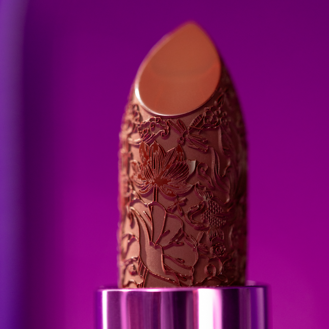 Essence In The Bloom'light Satin Lipstick 01 Kisses At Midnight